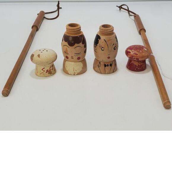 VTG Salty & Peppy Wooden MCM Salt & Pepper Shakers 4" Chef Hat  W/ 14" Handles - Picture 3 of 5